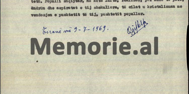 “Nga pema gjenealogjike me të parin e fisit Hoxha, Kol Gjonin, deri te dy djemtë, Iliri me Sokolin…”/ Zbulohen 3 biografitë e Enver Hoxhës në fondin e tij personal, të shkruara deri në 1969-ën, që s’u publikuan kurrë…!