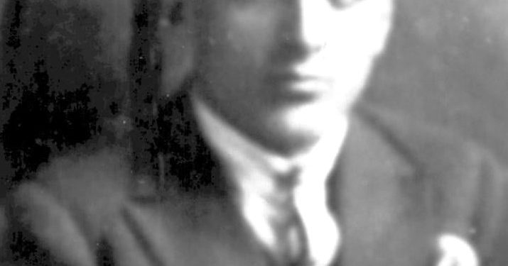 “Në Korçë, në fillim, Enveri banoi në shtëpinë e familjes Belba dhe të pak kohë në shtëpinë e profesorit francez, Andrea Brezho, më pas ai banoi në…”/ Biografia e panjohur e Enver Hoxhës, e vitit 1969