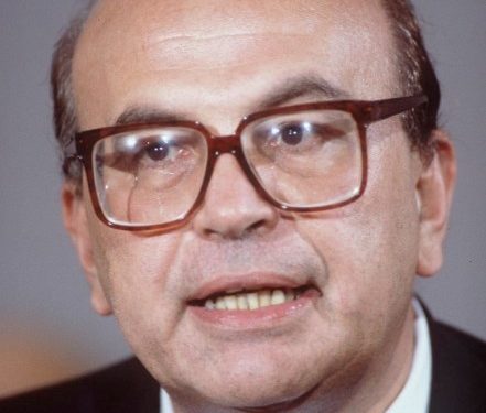 “Ndërsa pala shqiptare dhe ajo italiane nuk po binin dakort në lidhje me çështjen e familjes Popa, më 16 nëntor 1988, arrita të takohesha me Bettino Craxi-n, i cili…”/ Kujtimet e ambasadorit Dashnor Dervishi