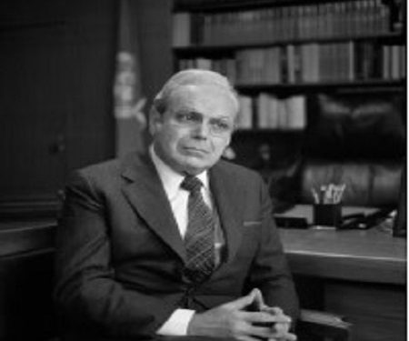 “Në takimin e Sofo Lazrit me Flaminio Piccoli-t më 1 shkurt ‘89, në një hotel pranë Vatikanit, u ra dakort për largimin e familjes Popa, por dy ditë para nisjes…”/ Kujtimet e ambasadorit Dashnor Dervishi