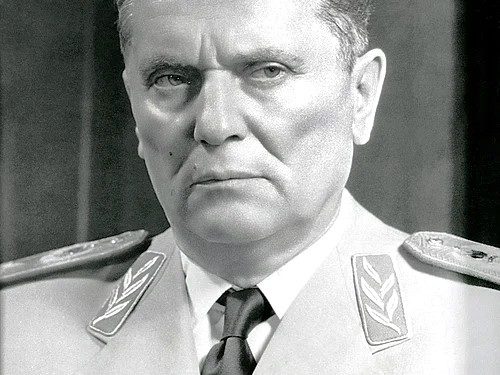“Piloti e pa se drita e kuqe e karburantit nuk po vezullonte më, që do të thoshte se nga çasti në çast do të…”/ Si u shmang tragjedia ajrore mbi Jugosllavi në shtator 1957, me 26 udhëtarët shqiptarë…?!