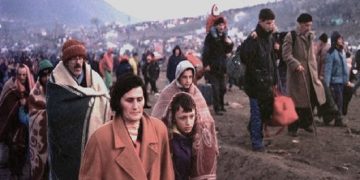 Hebrenjtë e kanë ngritur në pelegrinazh holokaustin e tyre në Aushvic dhe i detyrojnë të gjithë politikanët e botës të përkulen aty, kurse shqiptarët e Kosovës, janë kaq të shkujdesur ndaj të kaluarës së tyre?!