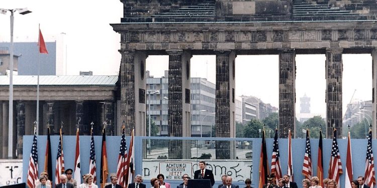 “Më 2 tetor 1987, në Tiranë dhe në Bon u shpall vendosja e marrëdhënieve diplomatike ndërmjet Shqipërisë dhe Republikës Federale të Gjermanisë, por…”/ Dëshmia e ish-anëtarit të delegacionit