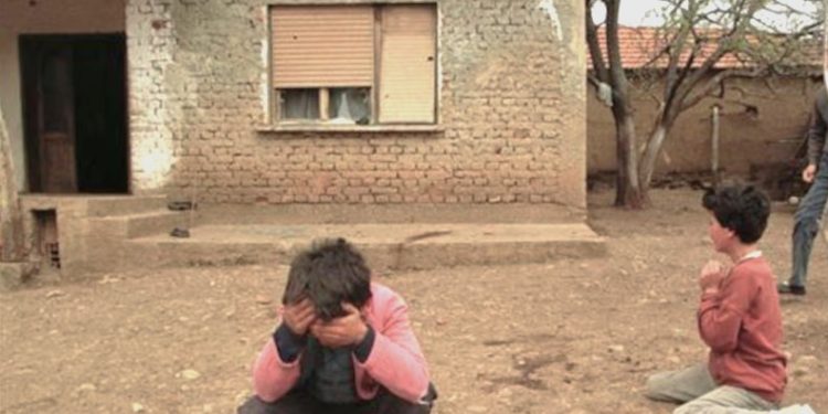 “Për trimërinë dhe guximin e treguar në ‘vrasjen dhe masakrimin e mijëra shqiptarëve në Kosovë’, kryekrimineli Millosheviç, u dha ‘Urdhrin e Trimërisë’ …”/ Refleksionet e publicistit të njohur
