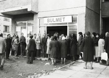 “Tirana është prishur me Bashkimin Sovjetik në 1961-in dhe Stalini tashmë dënohet si diktator në BRSS, ndërsa në Shqipëri ai është ende pjesë e …”/ Gazeta “New York Times”, qershor, 1988