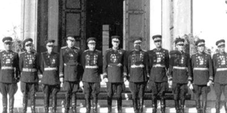 “Divizioni ushtarak i Korçës ka komandant Nezir Met’hasanin, komisari Eleftherios Kasnetsis, që është gjithashtu ndërlidhës i qeverisë së Shqipërisë me guerrilasit komunistë grekë…”/ Dokumentet sekrete të CIA-s